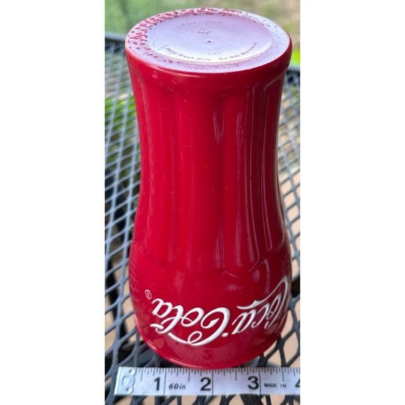 Coca-Coca Classic Red White Plastic 20 oz. Tumblers 7" Tall 3 pc. Set - Picture 7 of 9